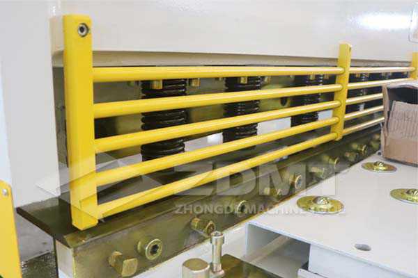 簡易式防護柵欄.jpg 簡易式防護柵欄.jpg